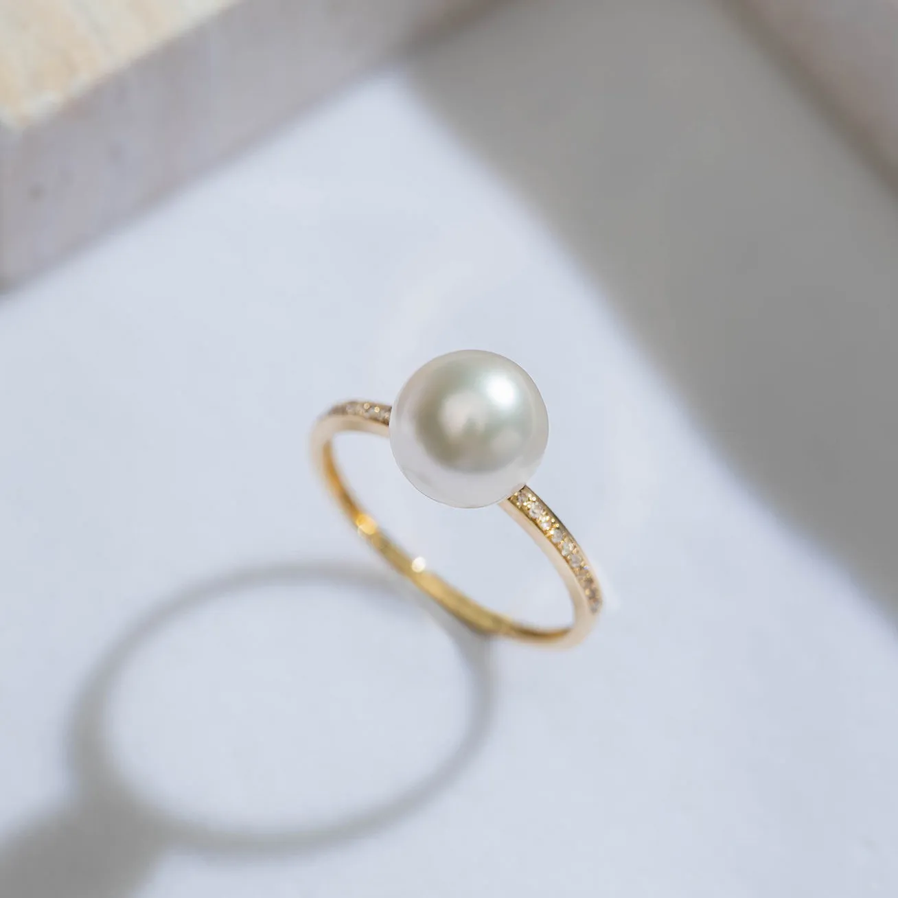 18K Gold Freshwater Pearl Ring KR00018