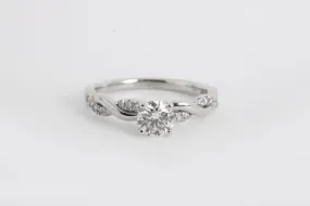 18k White Gold 0.84tcw Diamond Engagement Ring Size 8 (4.15g.)