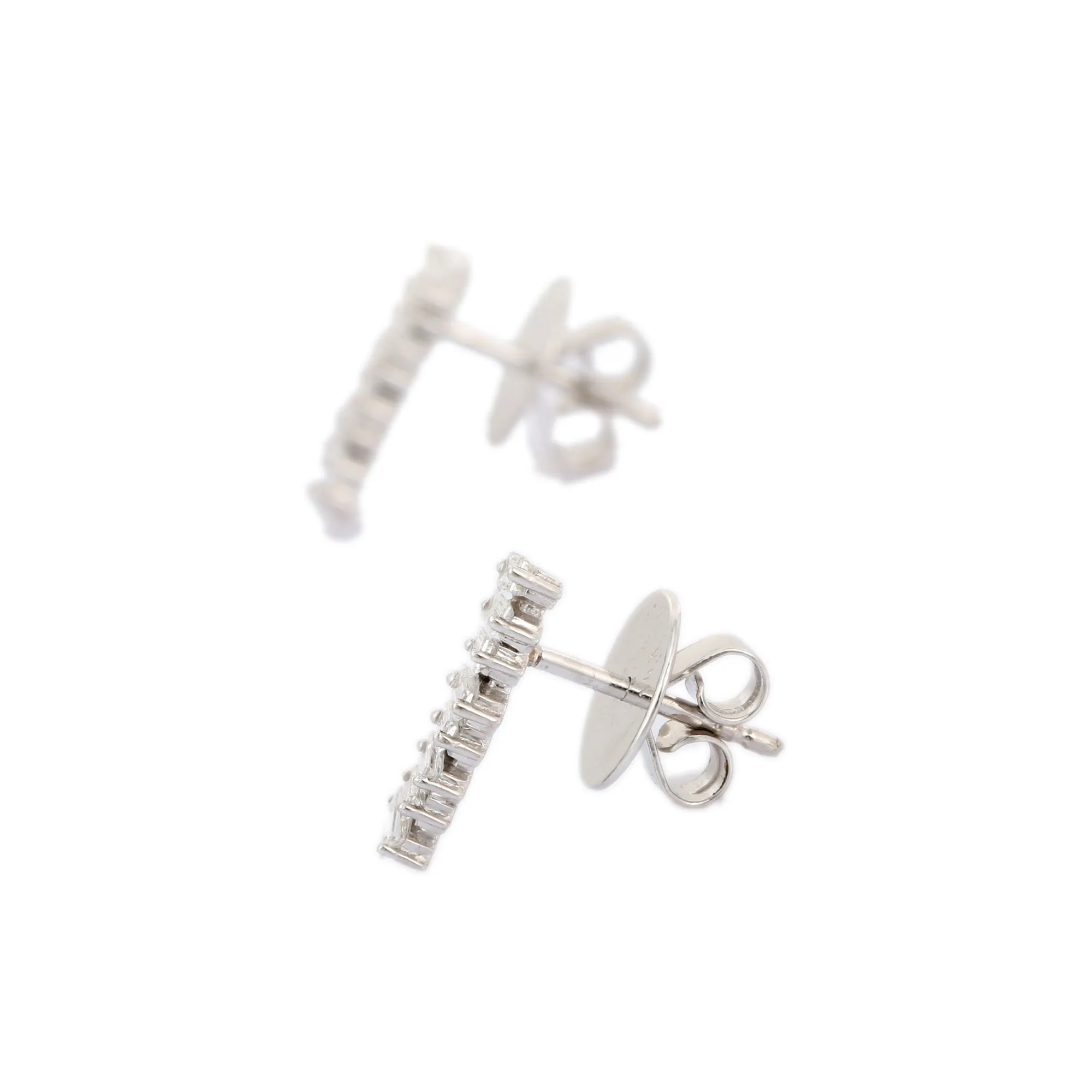 18K White Gold Bar Diamond Earring