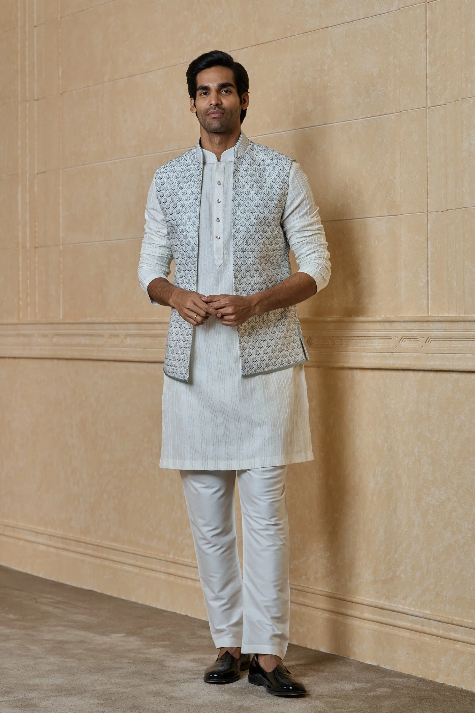 All Over Embroidered Kurta Bundi Set