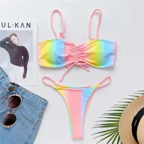 Brasilianischer Push-Up-Bikini in Regenbogenfarben