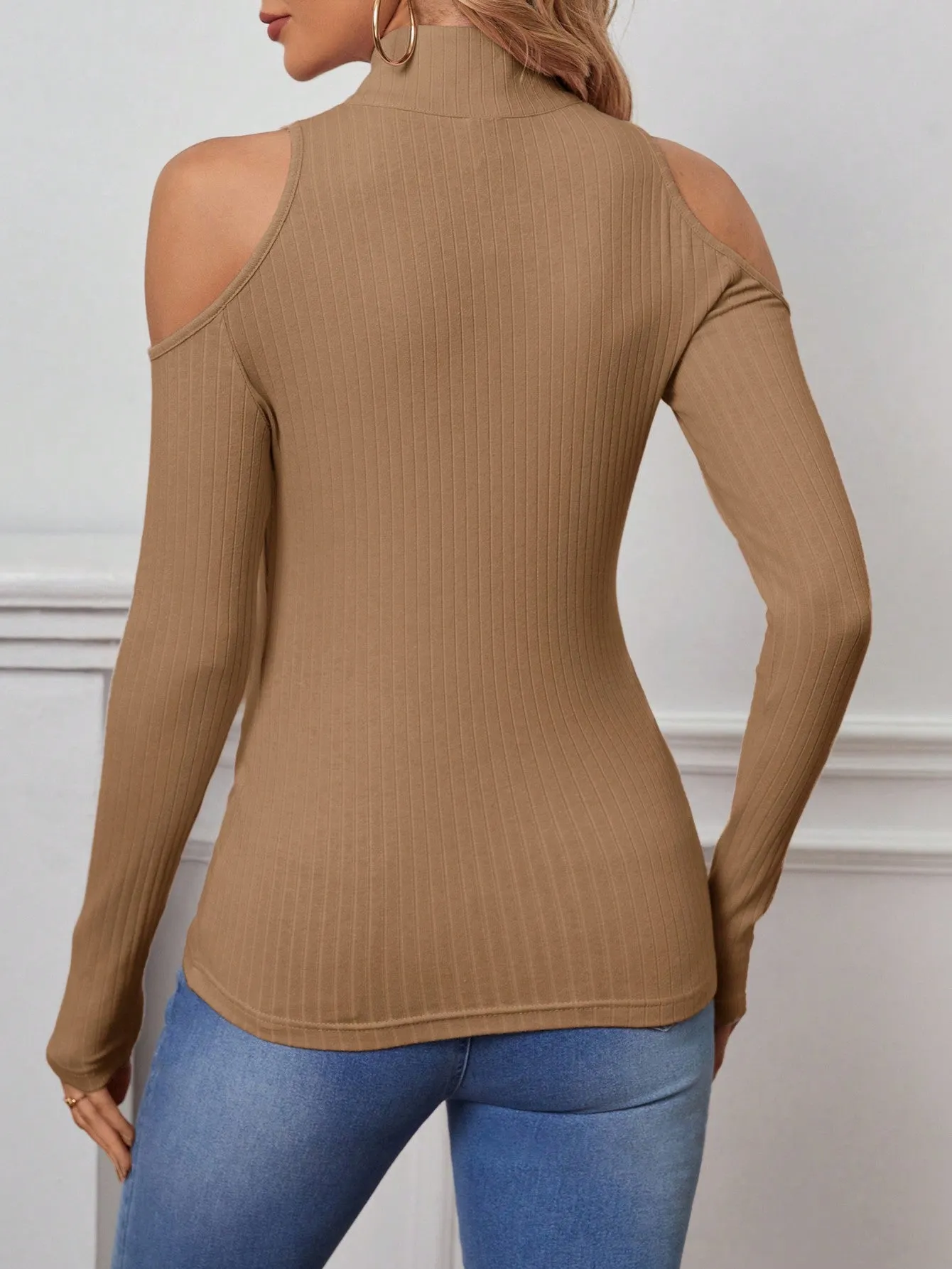 Cut Out Shoulder Long Sleeve Zipped Sweater