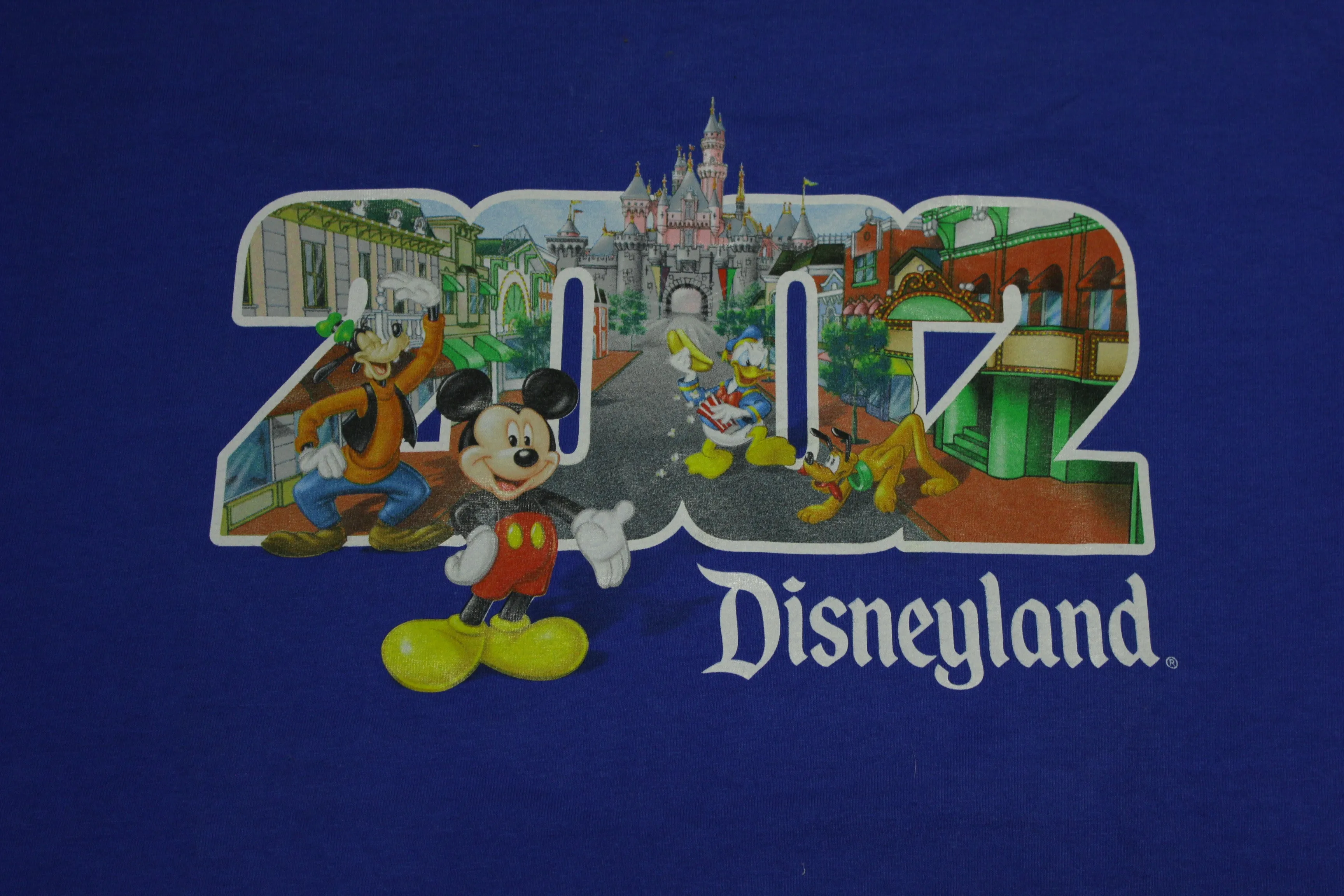 Disneyland 2002 Vintage Mickey Goofy Donald Pluto Amusement Park T-Shirt