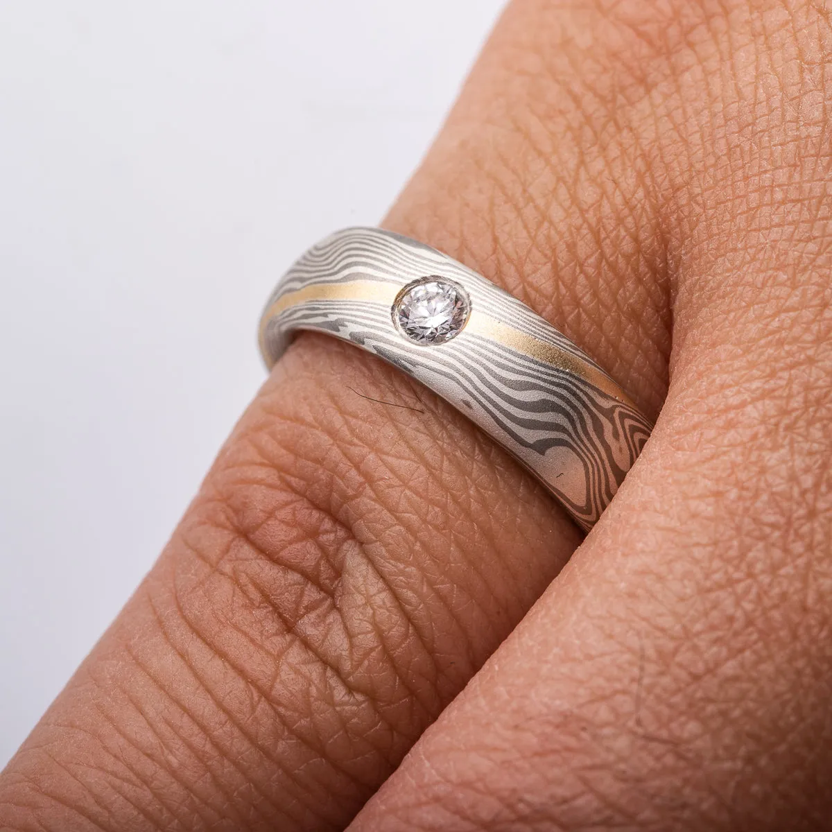 Elegant Diamond Wedding Band in Smoke Palette and Twist Pattern with Stratum