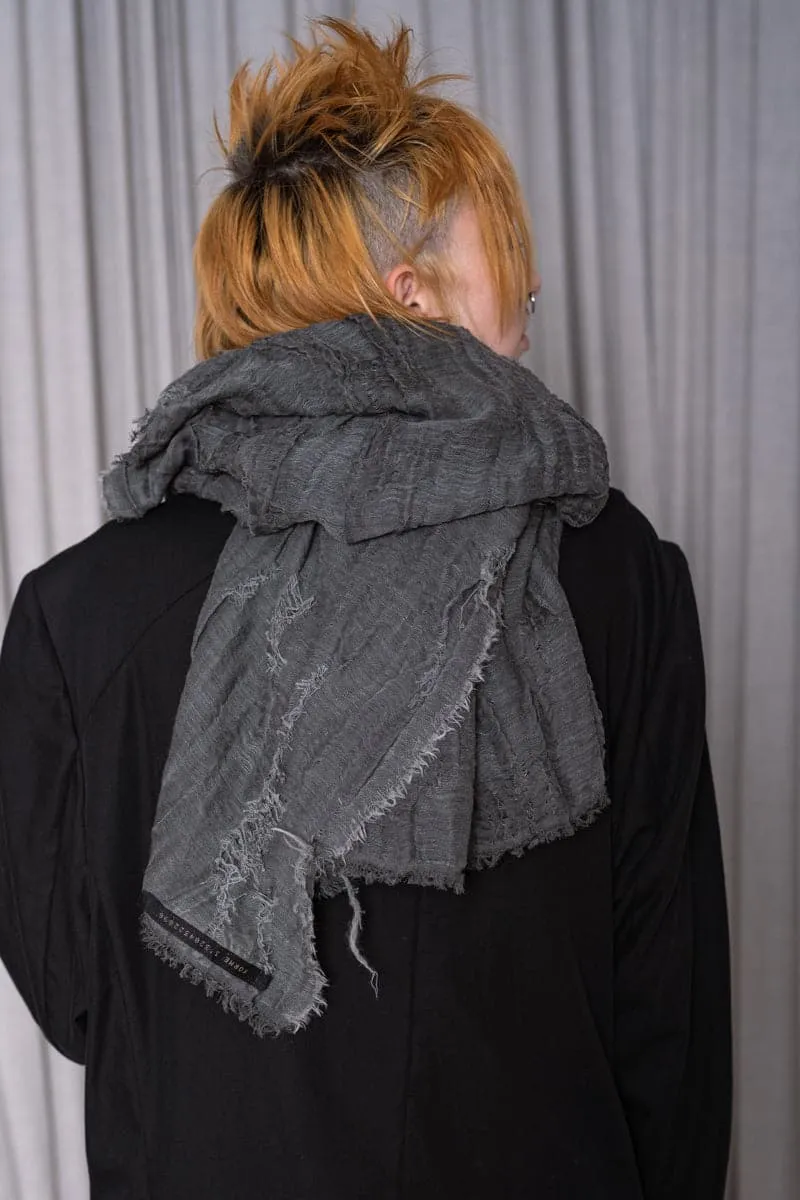 Forme d'Expression | HX105 Fran Scarf | Außergewöhnlicher Wollschal für Herbst und Winter in steingrau