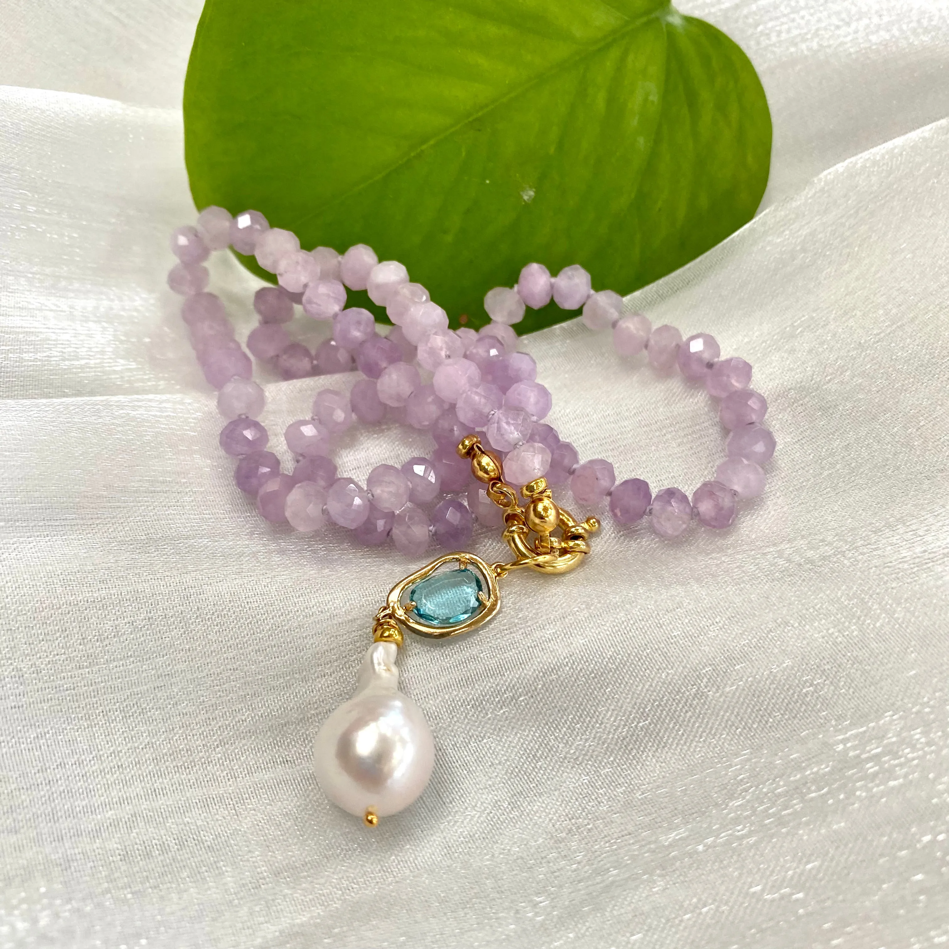 Lavender Amethyst Candy Necklace, Baroque Pearl Pendant, Gold Vermeil, February birthstone, 18.5