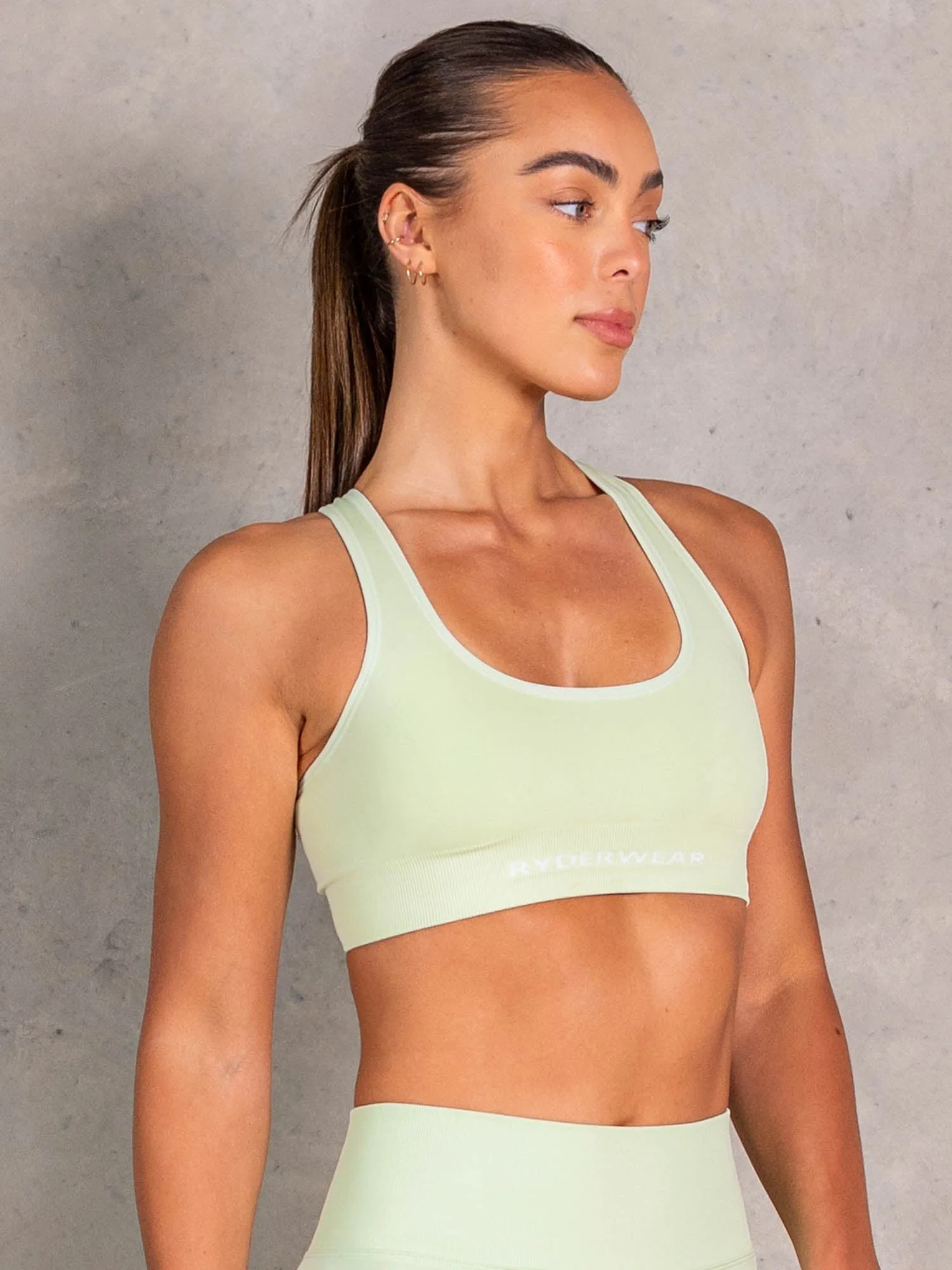 NRG Seamless Scoop Neck Sports Bra - Matcha