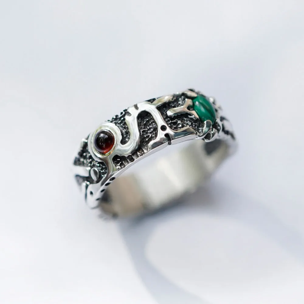 NUNTIUS | Garnet and Malachite ring