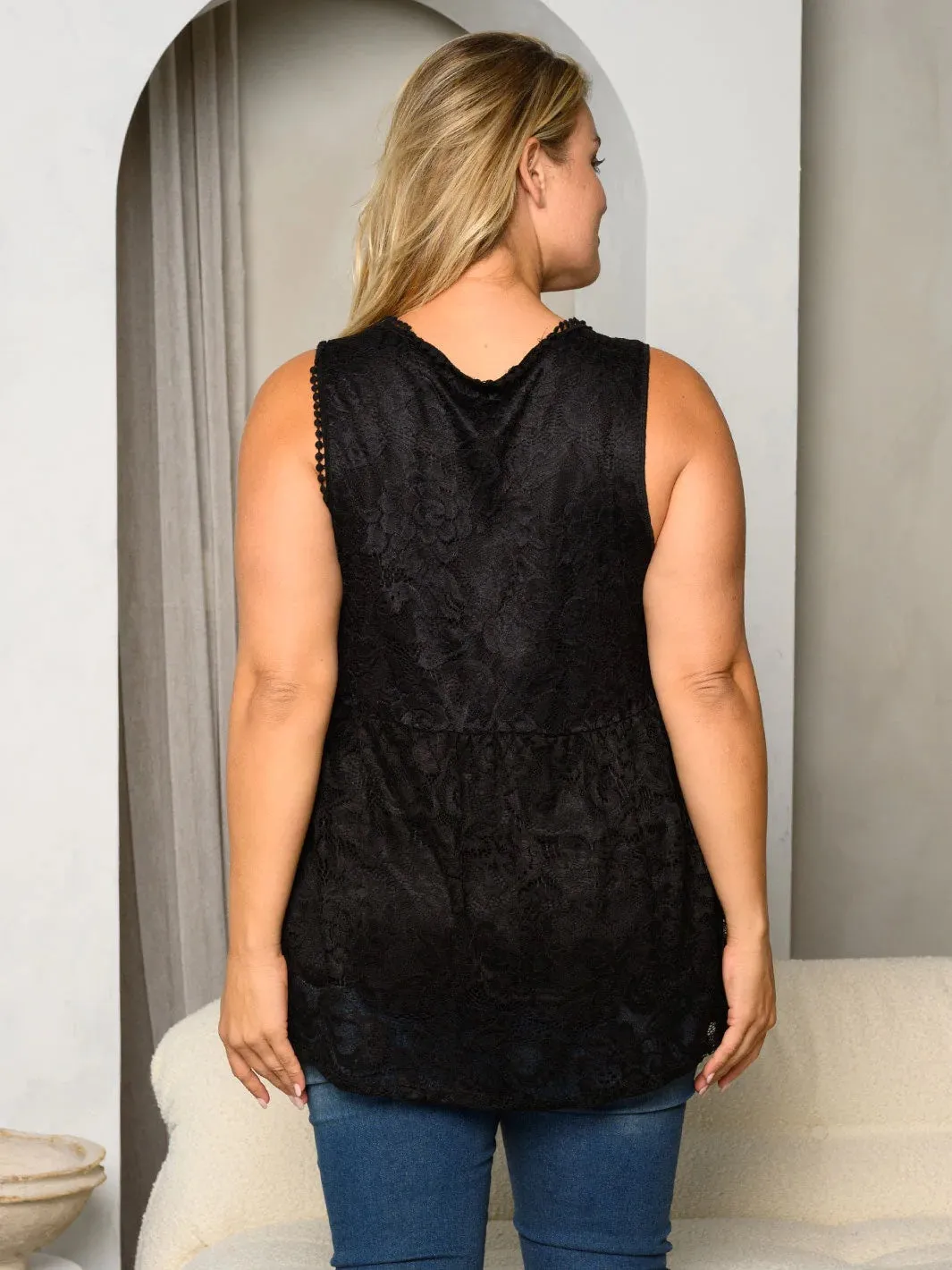 Plus size sleeveless lace tunic top