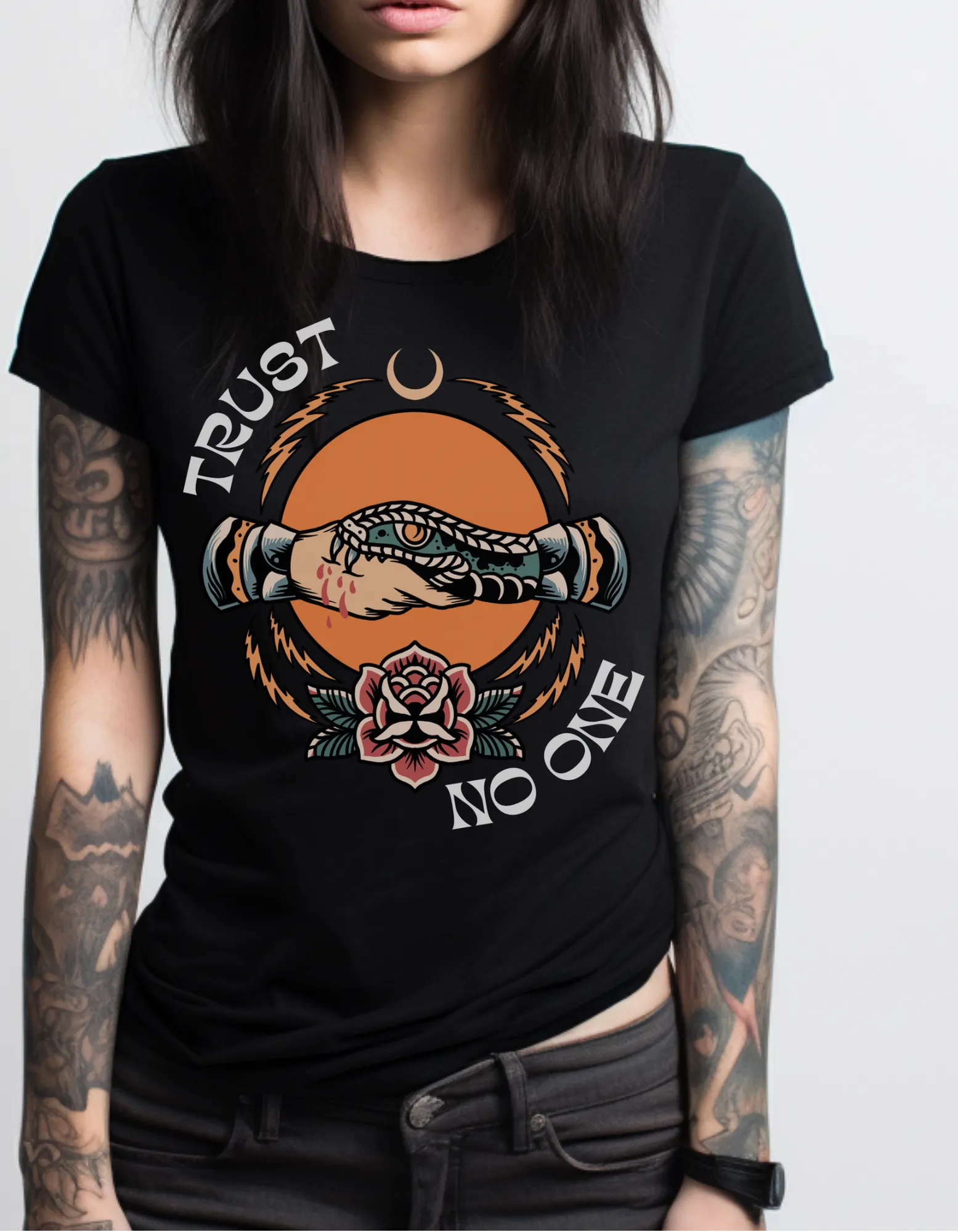 Trust No One Snake Bite Tattoo T-shirt / Unisex Vintage American Old School Traditional Tattoo Flash Tee Shirt / Punk Rock Clothing Tshirt