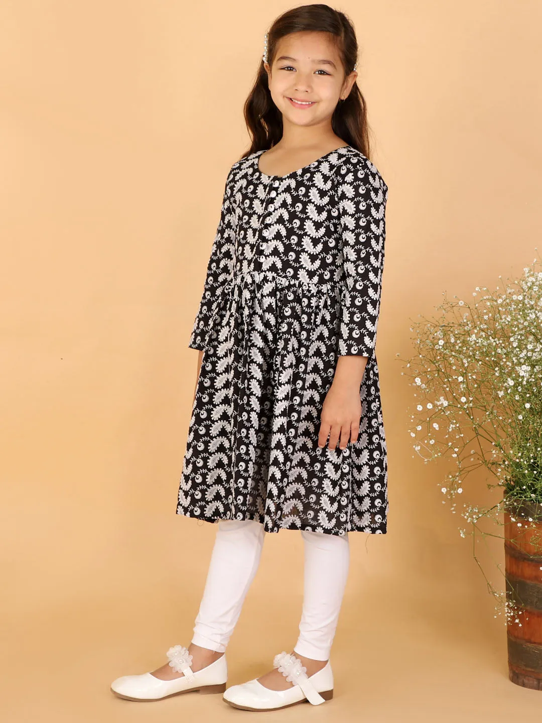 VASTRAMAY Black Pure Cotton Chikankari Siblings Set